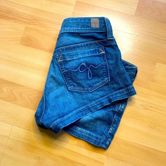 Guess jean shorts - Picture 3 of 9